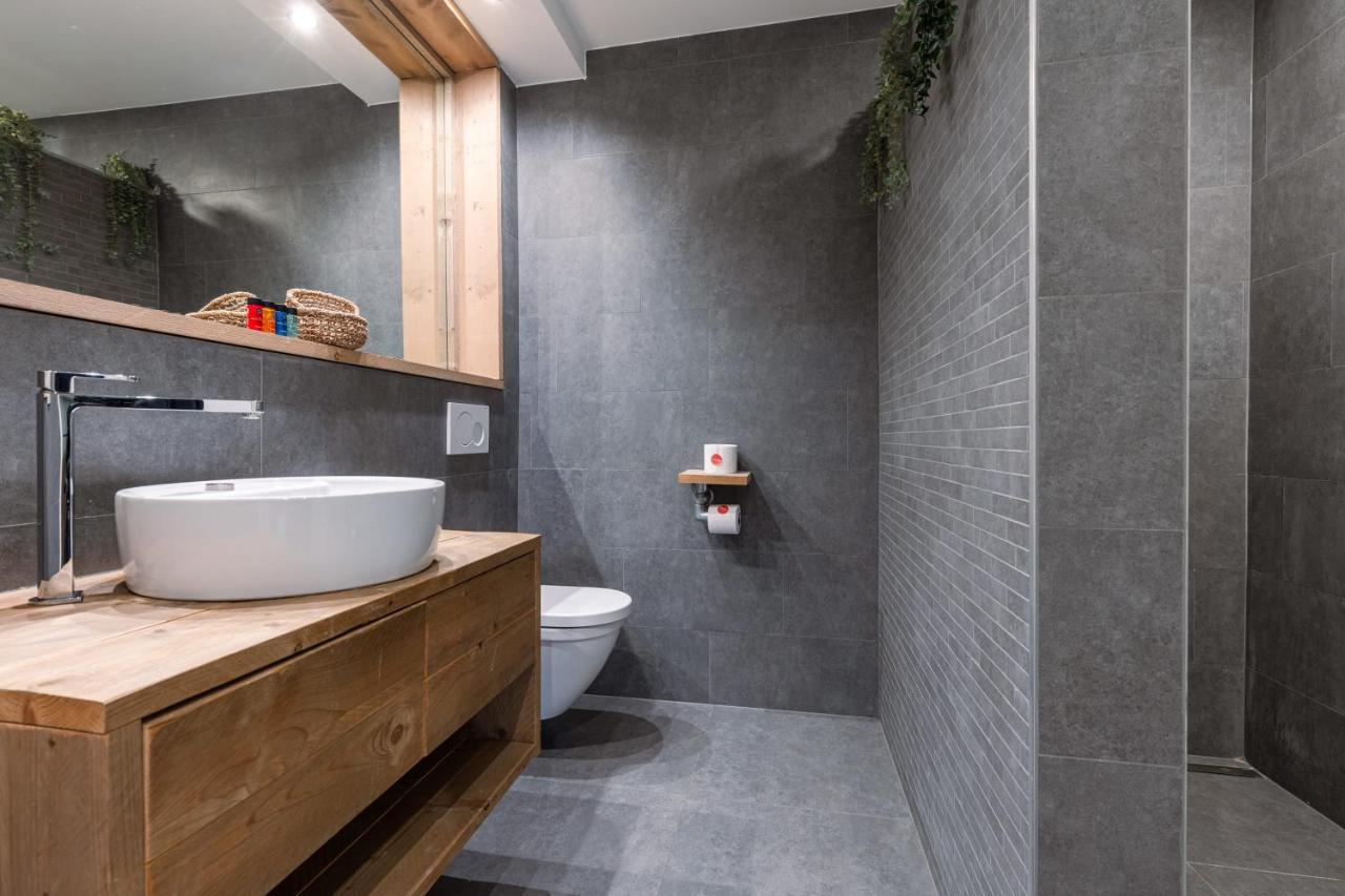 Modern And Spacious Apartment In Antwerpen For 4 Bedrooms Apartment *
